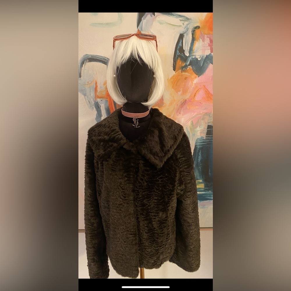 Faux Fur Brown Jacket.Bell sleeves.